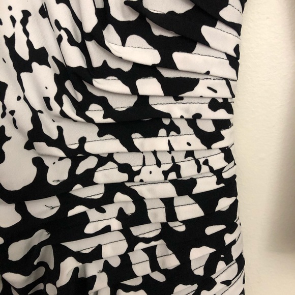 Dress - Picture 2 of 5